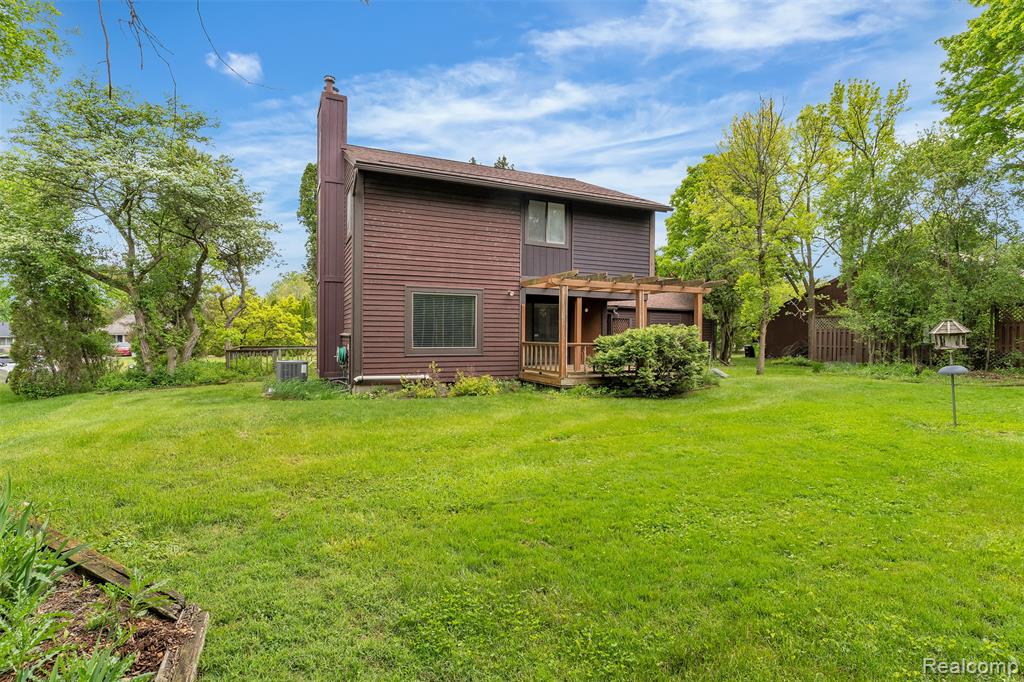 5772 Perrytown Drive, West Bloomfield, MI — Photo 51