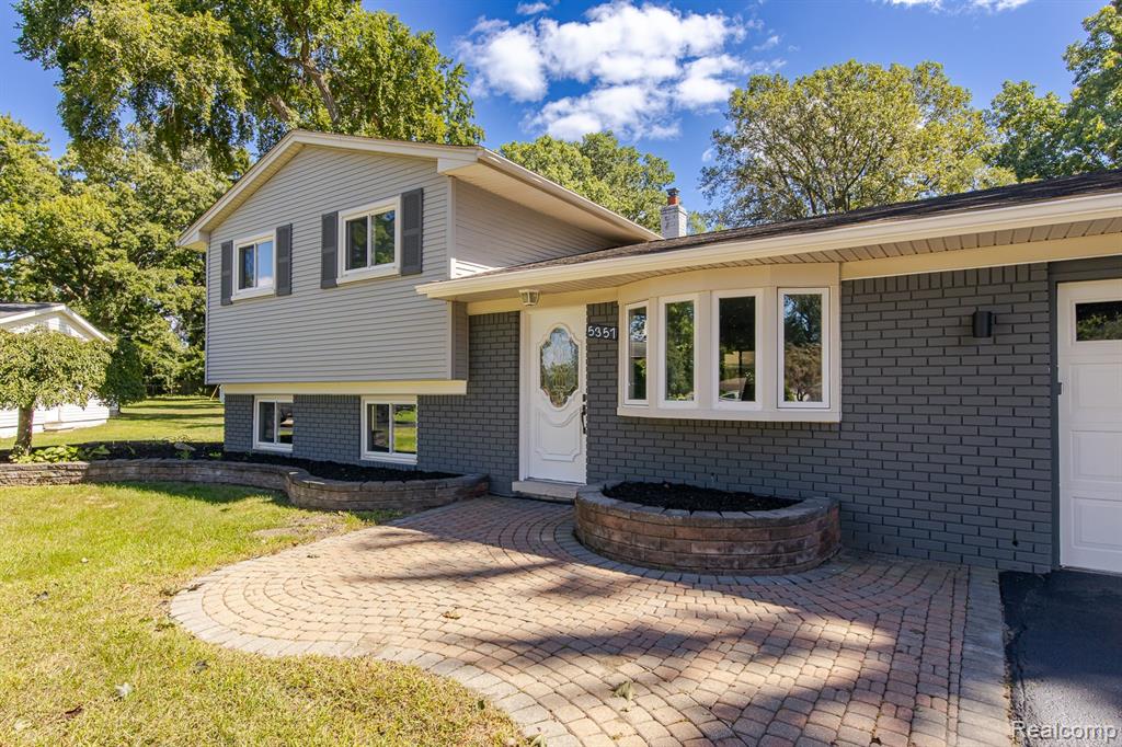 5357 Farm Road, Waterford, MI 48327 — Photo 4