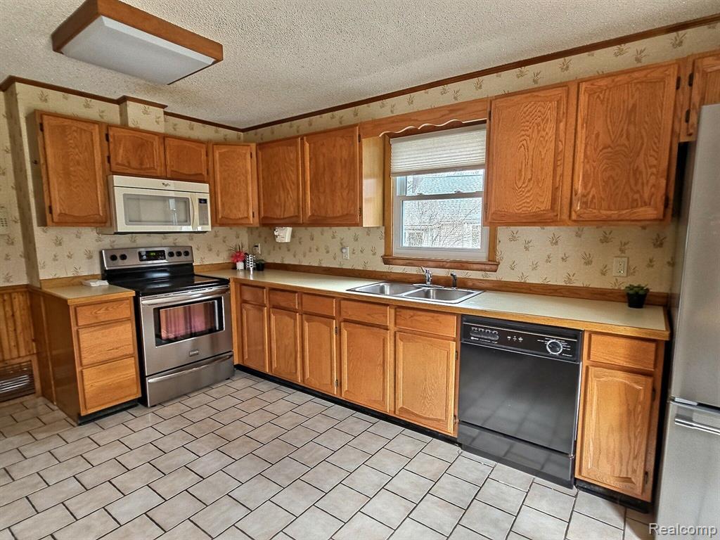 4322 SPRINGFIELD Street, Burton, MI 48509 — Photo 5