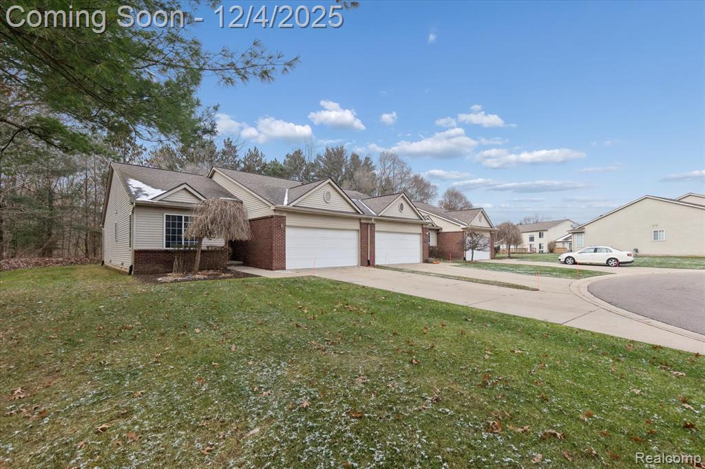 290 Wood Point, Howell, MI 48843 — Photo 2