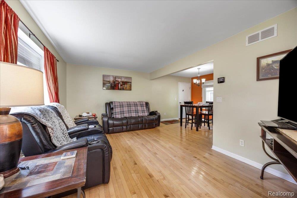 8790 Oakside Avenue, Commerce Twp, MI 48382 — Photo 9