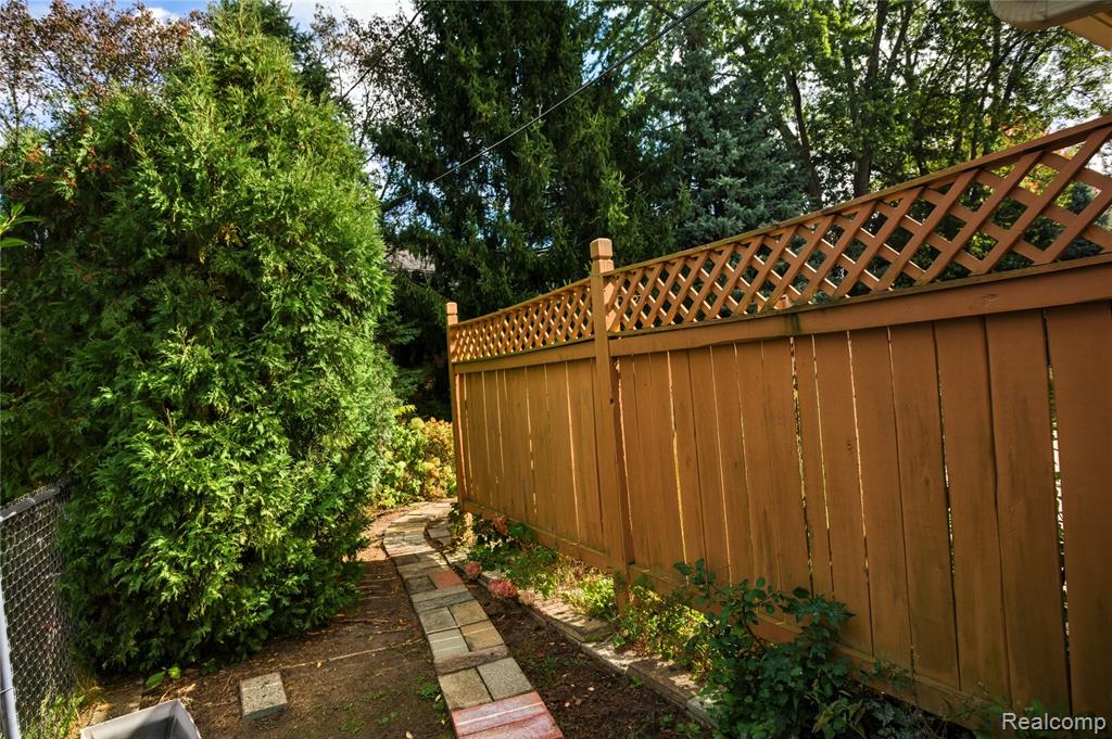 9466 Marilyn Avenue, Plymouth, MI 48170 — Photo 47