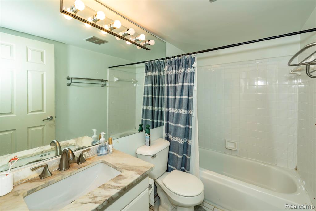 9601 Bayview Drive, 102, Ypsilanti, MI 48197 — Photo 21