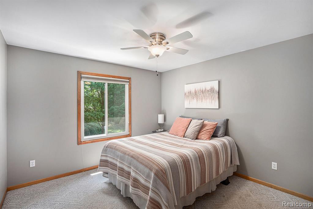 7907 Hoffman Drive, Waterford, MI 48327 — Photo 11