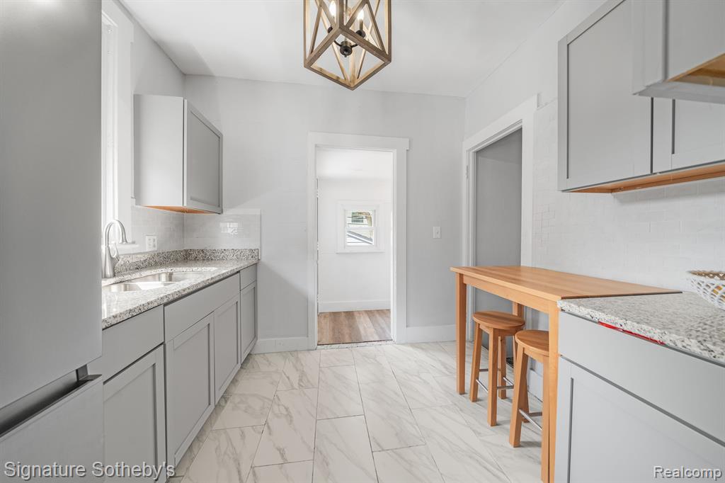 614 S PLEASANT Street, Royal Oak, MI 48067 — Photo 13