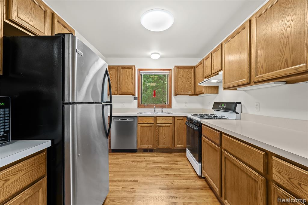 7837 Partridge Hill Drive, Brighton, MI 48116 — Photo 10