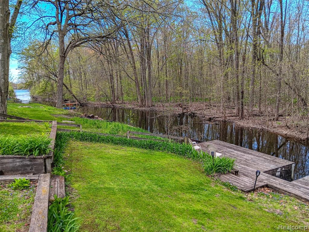 11849 Four Lakes Drive, South Lyon, MI 48178 — Photo 4