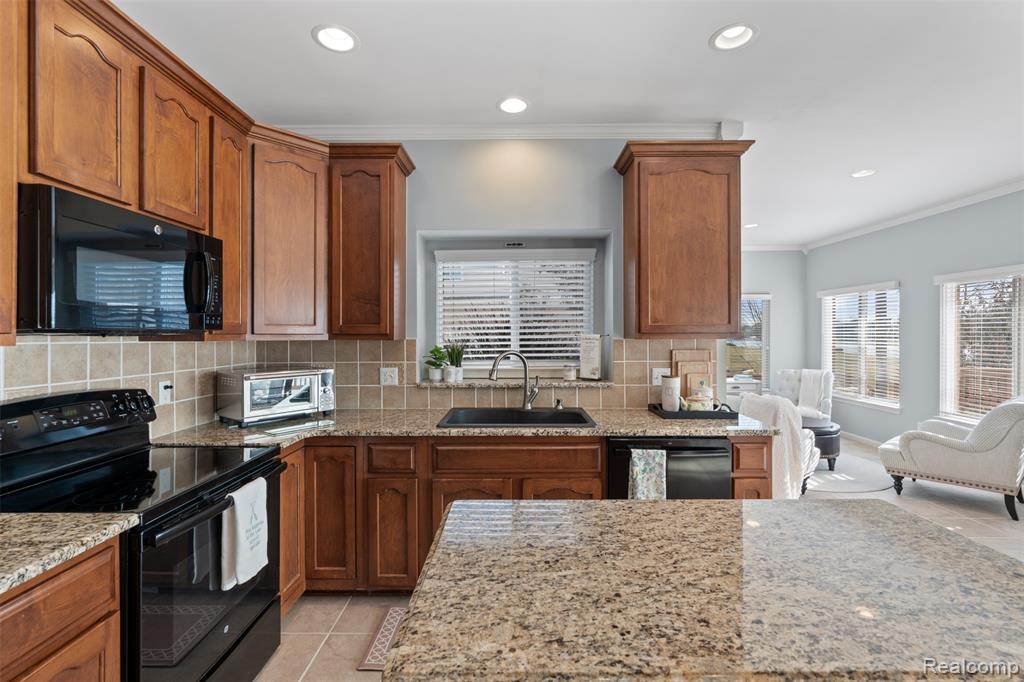791 W Bay Shore Drive, Oxford, MI 48371 — Photo 8