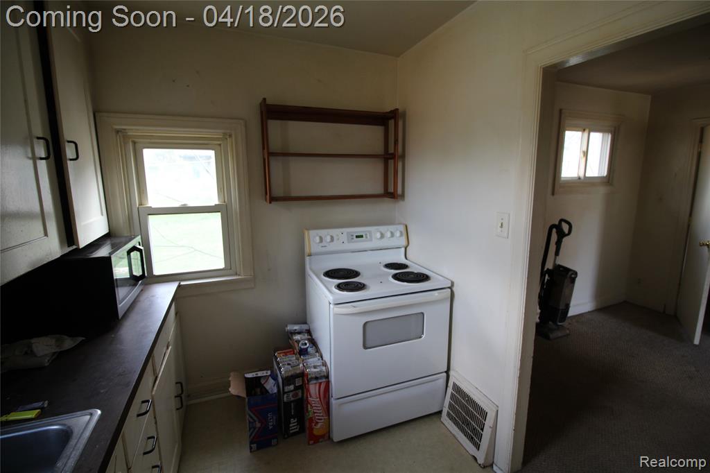 120 E Lafayette Street, Milford, MI 48381 — Photo 7