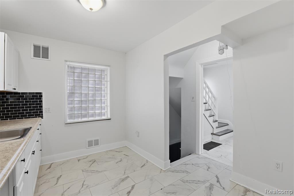 9236 Manistique Street, Detroit, MI 48224 — Photo 12