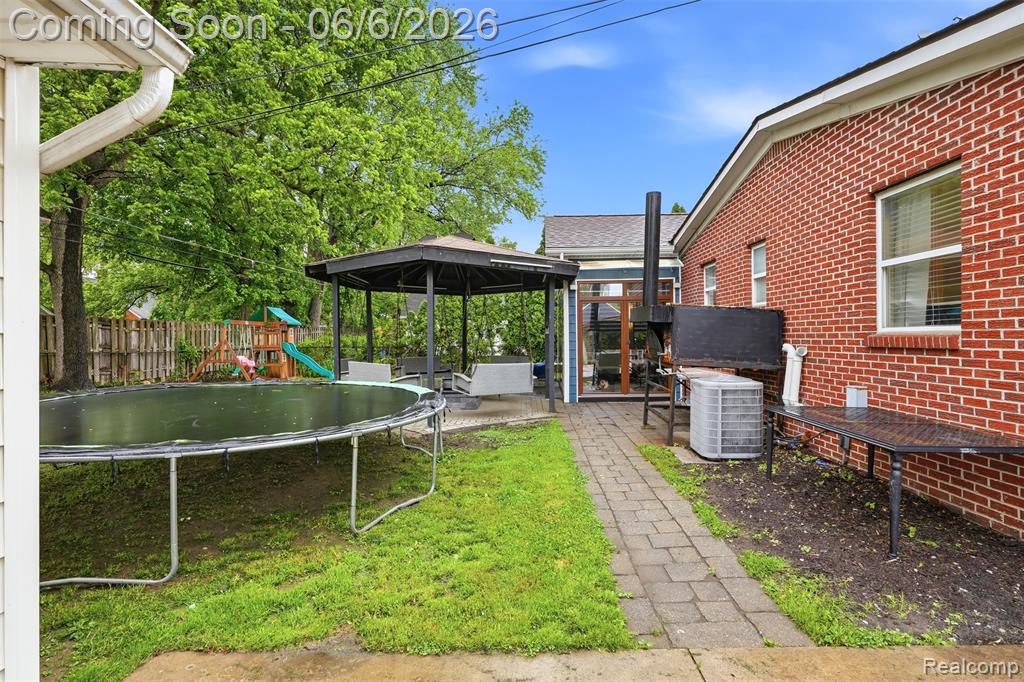 7723 Hazelton Street, Dearborn Heights, MI 48127 — Photo 45