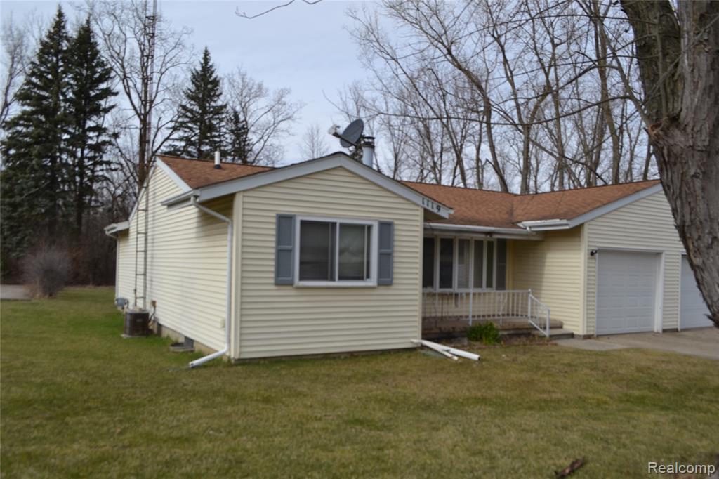 1119 River Valley Dr Drive, Flint, MI 48532 — Photo 2