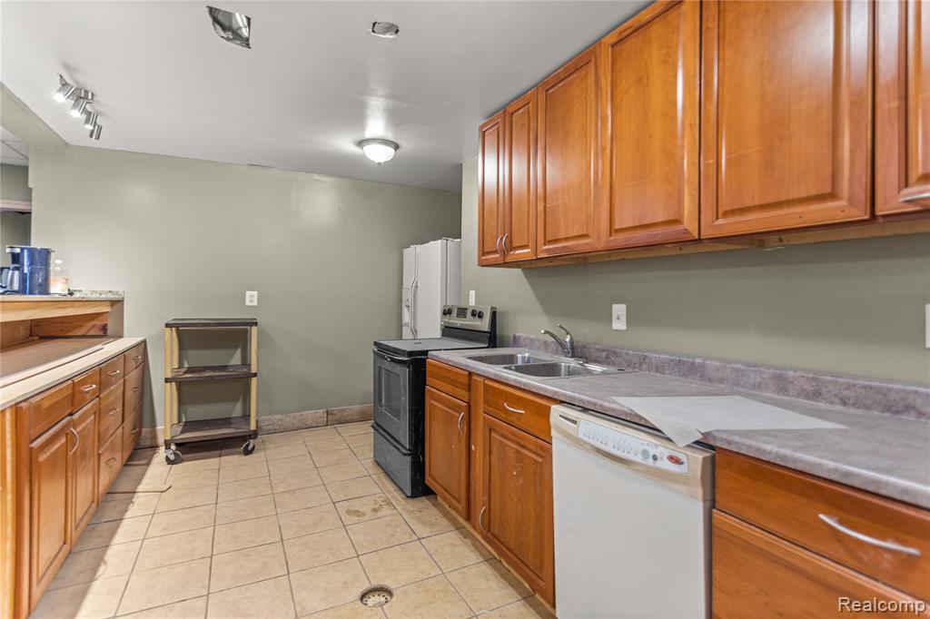 12062 Broadstreet Avenue, Detroit, MI 48204 — Photo 10