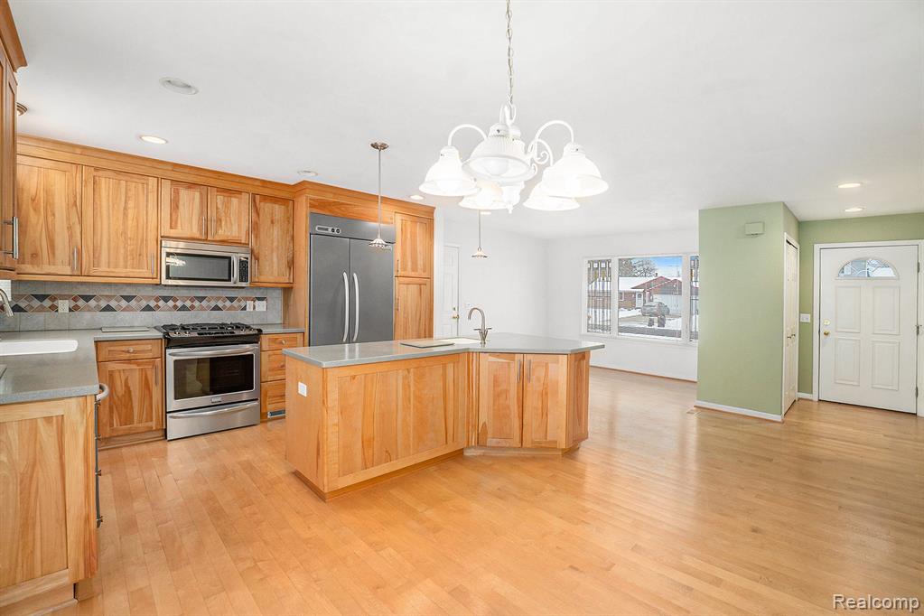 5023 Spring Well Lane, Grand Blanc, MI 48439 — Photo 8