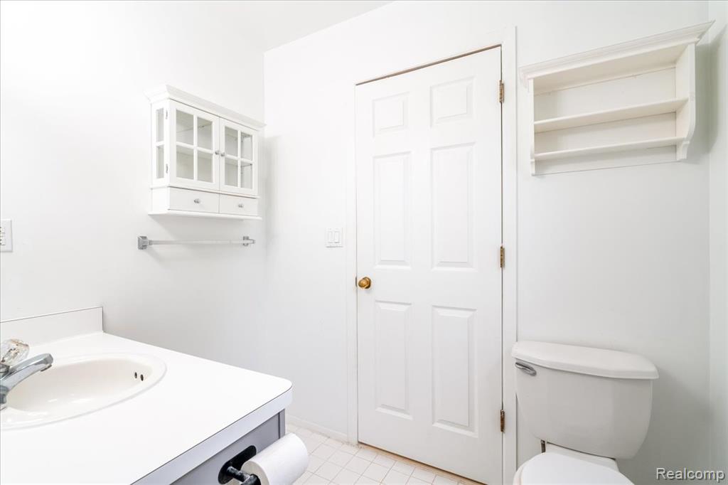 7205 Kempa Street, Romulus, MI 48174 — Photo 33