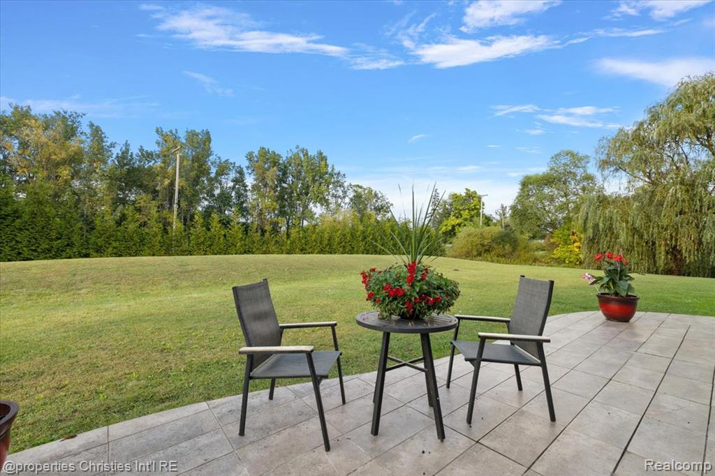 58 INGRAM Drive, Troy, MI 48098 — Photo 16