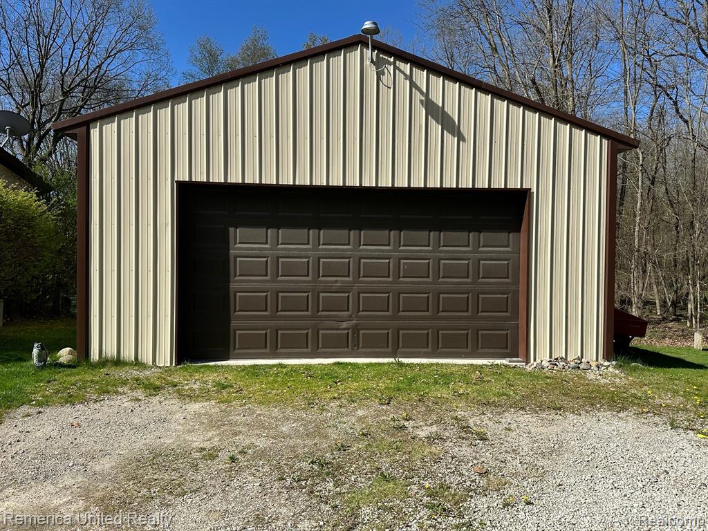 6565 W COON LAKE Road, Howell, MI 48843 — Photo 11