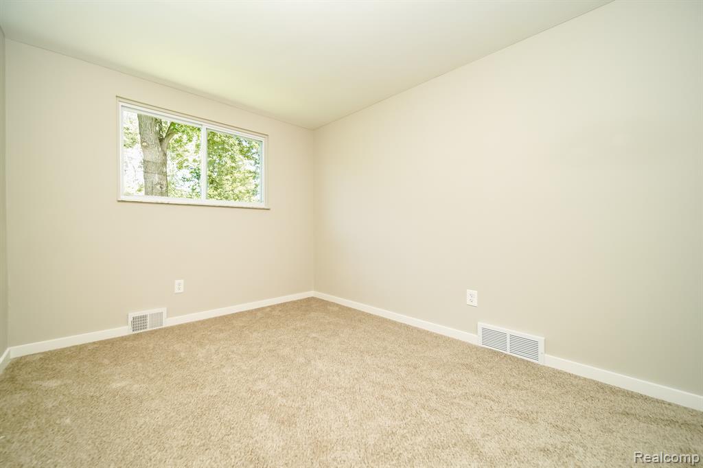 48297 Mallard Drive, New Baltimore, MI 48047 — Photo 62