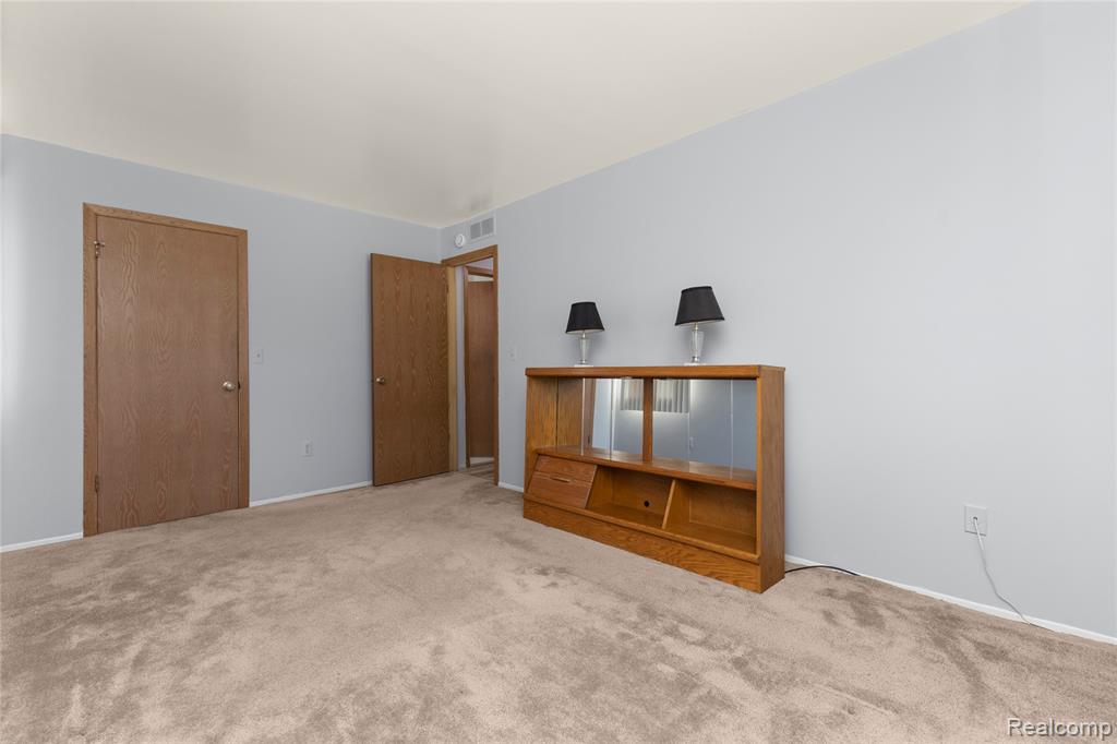 7806 Manor Circle, 101, Westland, MI — Photo 27