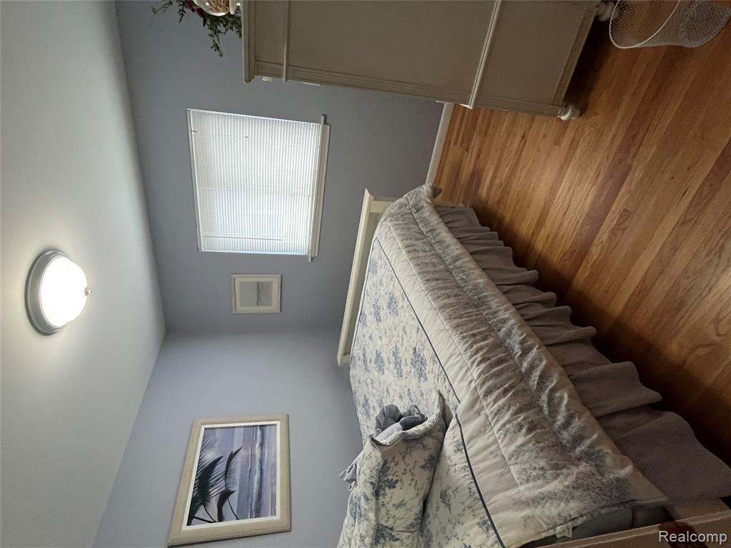 702 E Windemere Avenue, Royal Oak, MI 48073 — Photo 11