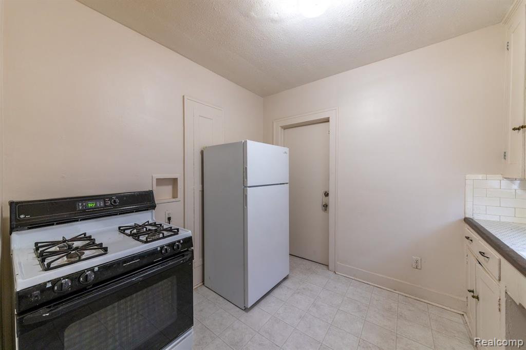 56 WALDO Street, Pontiac, MI 48341 — Photo 17