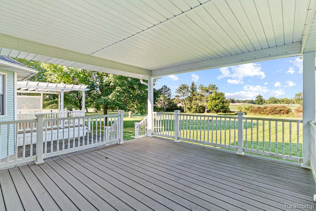 9482 Graytrax Road, Grand Blanc, MI 48439 — Photo 41