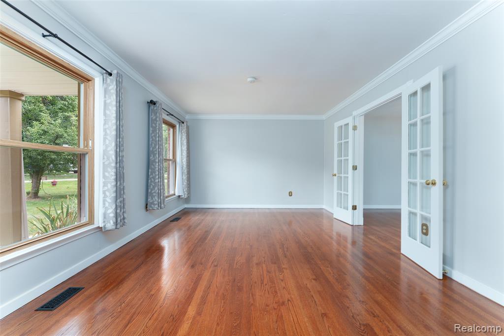 4276 Macqueen Drive, West Bloomfield, MI 48323 — Photo 10