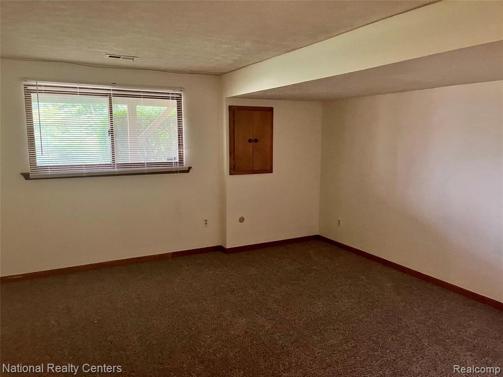 17610 Farmcrest Lane, Northville, MI 48168 — Photo 40