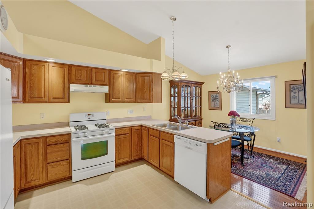 174 Addison Circle, 19, Fowlerville, MI 48836 — Photo 7