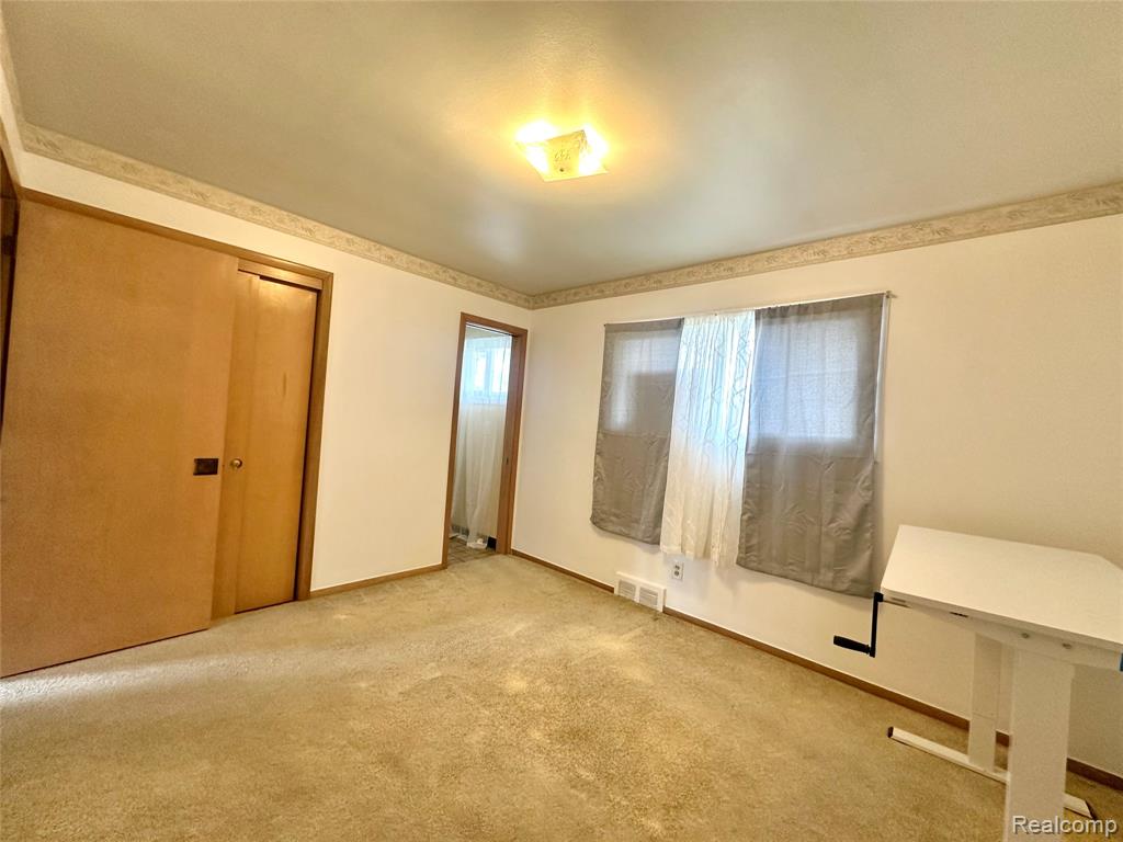 6644 Cronin Drive, Dearborn Heights, MI 48127 — Photo 15