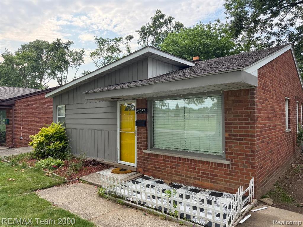 25086 Annapolis Street, Dearborn Heights, MI 48125 — Photo 2