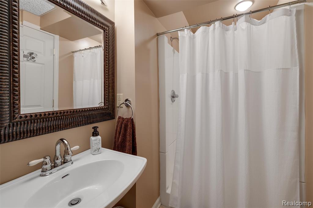57694 Hidden Timbers Drive, South Lyon, MI 48178 — Photo 29