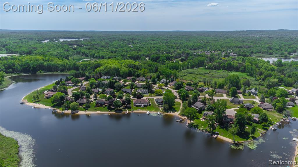 1154 Lake Valley Drive, Fenton, MI 48430 — Photo 16