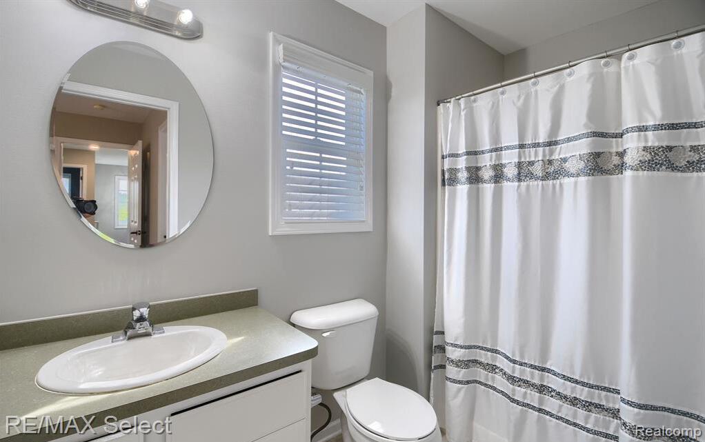 700 Eagle Drive, Fenton, MI 48430 — Photo 20