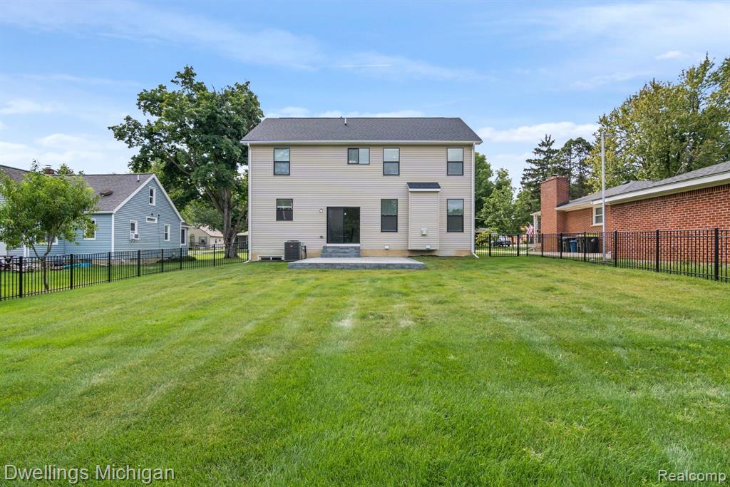 15566 PORTIS Street, Plymouth, MI 48170 — Photo 36