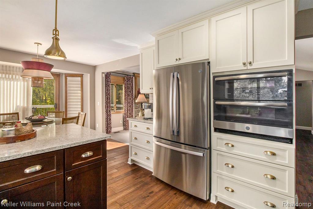 556 ORCHARD RIDGE Drive, Lake Orion, MI 48362 — Photo 11