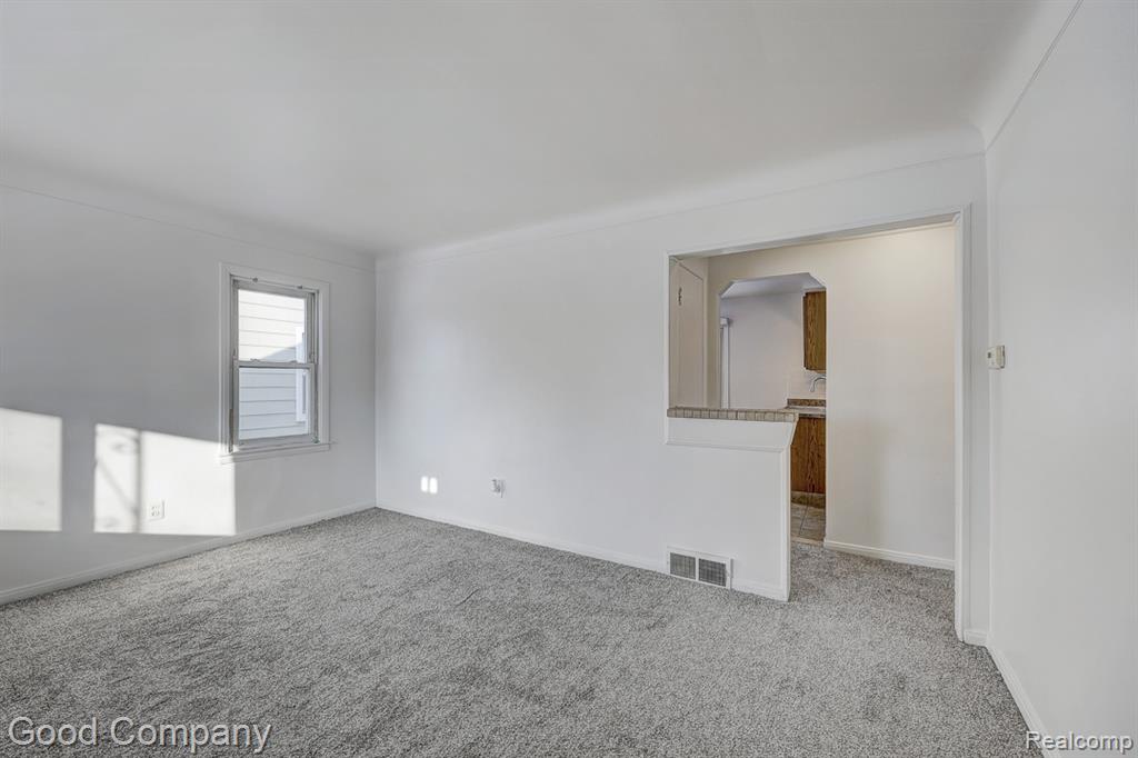 967 E Shevlin Avenue, Hazel Park, MI 48030 — Photo 3