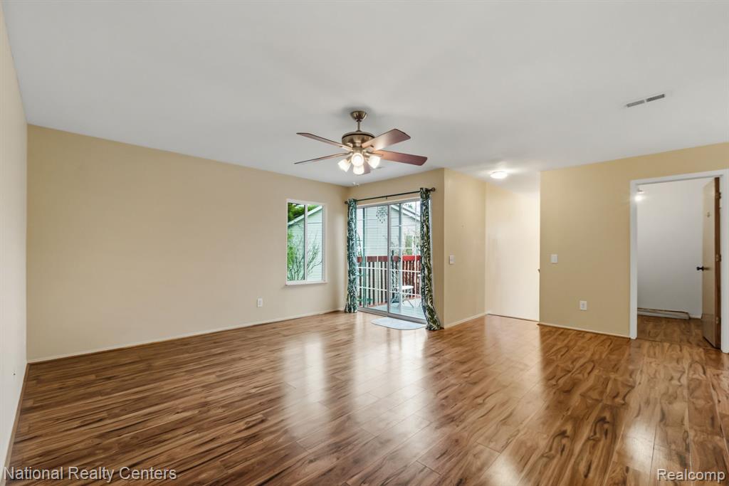 924 Saybrook Drive, Waterford, MI 48327 — Photo 8
