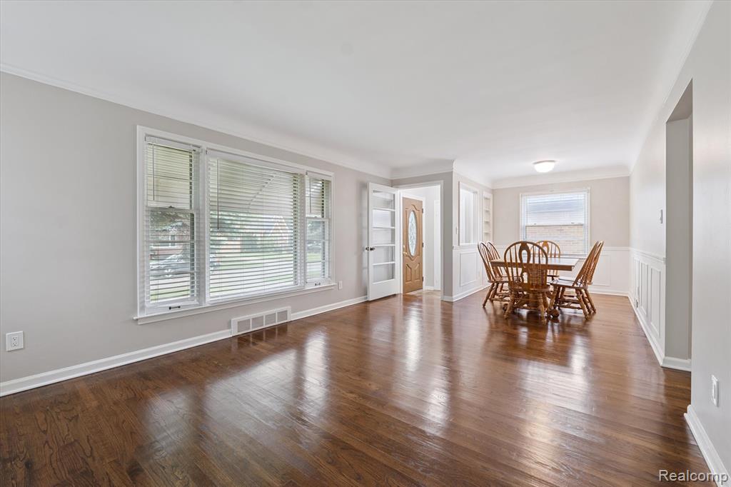 7307 Colonial Street, Dearborn Heights, MI 48127 — Photo 8