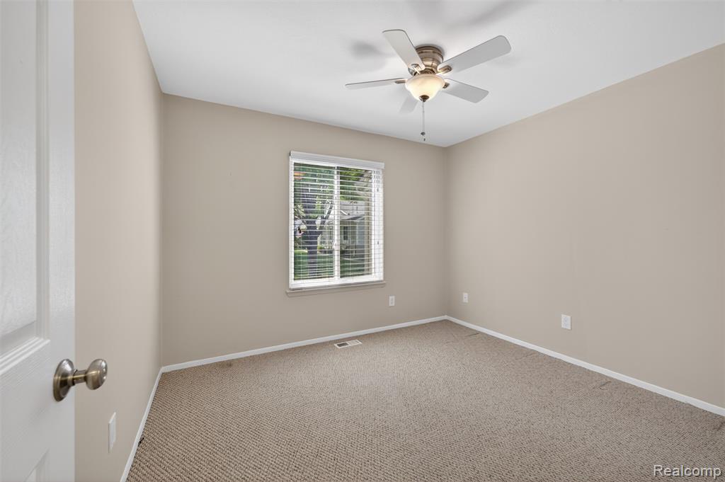 1484 Leisure Drive, Flint, MI 48507 — Photo 34