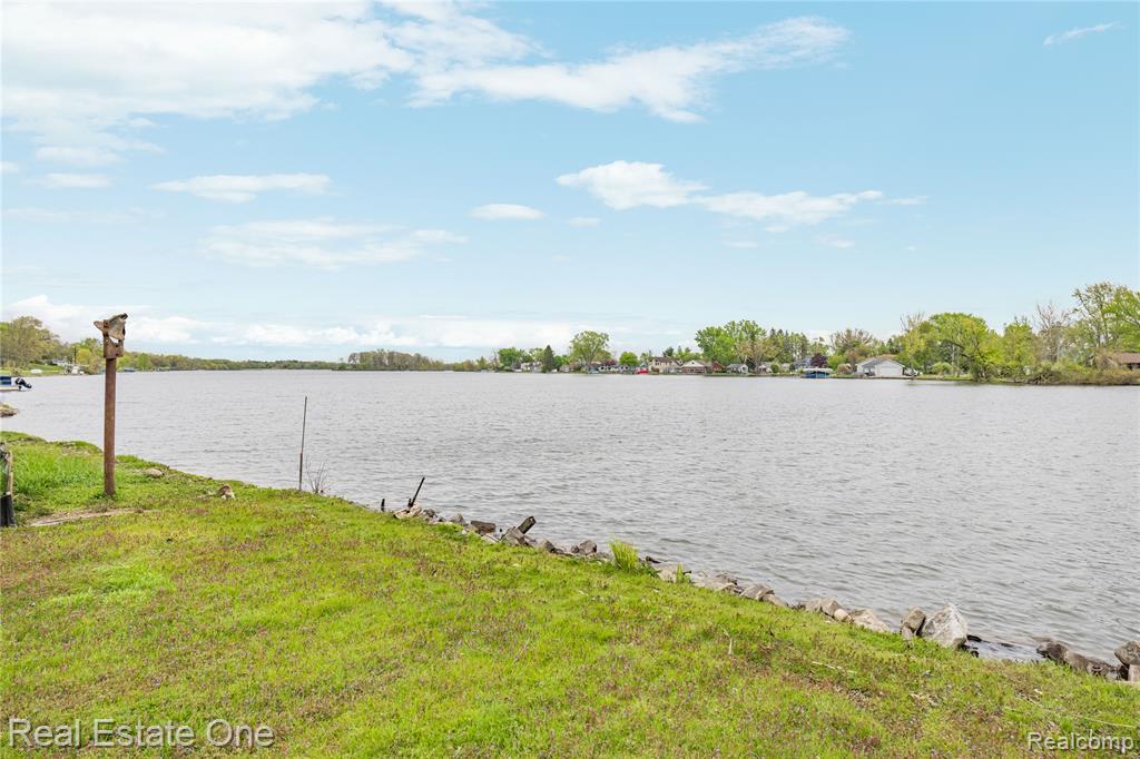9047 Gale Road, White Lake, MI — Photo 64