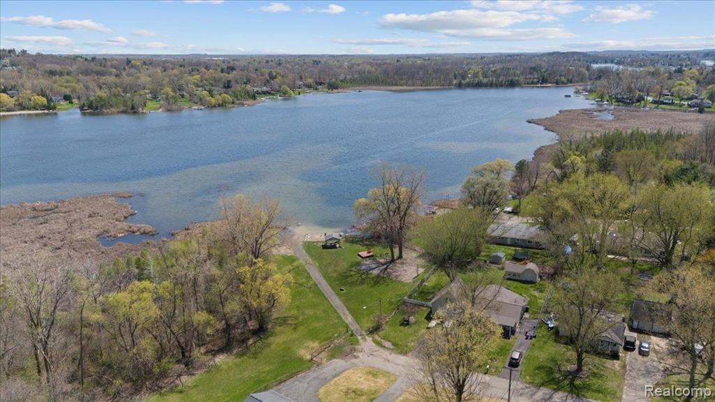7003 TAPPON Drive, Clarkston, MI — Photo 36