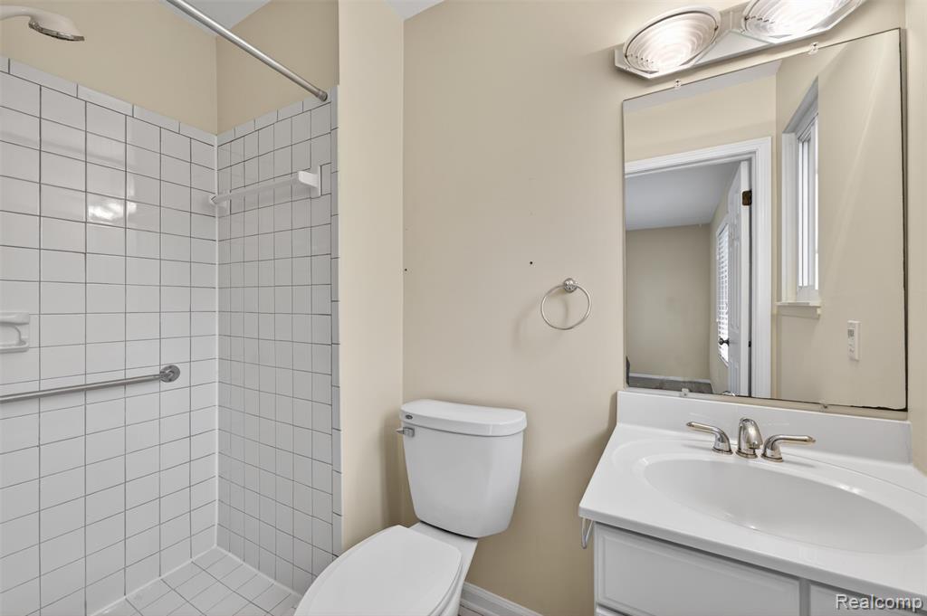 1484 Leisure Drive, Flint, MI 48507 — Photo 31