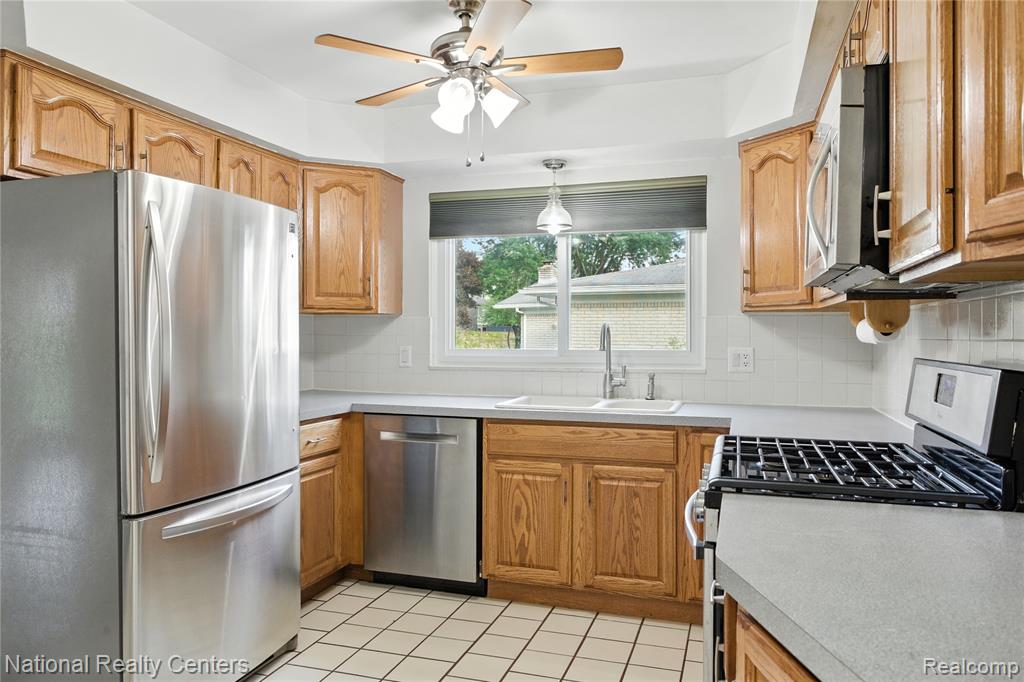 42700 Versailles Road, Canton, MI 48187 — Photo 6