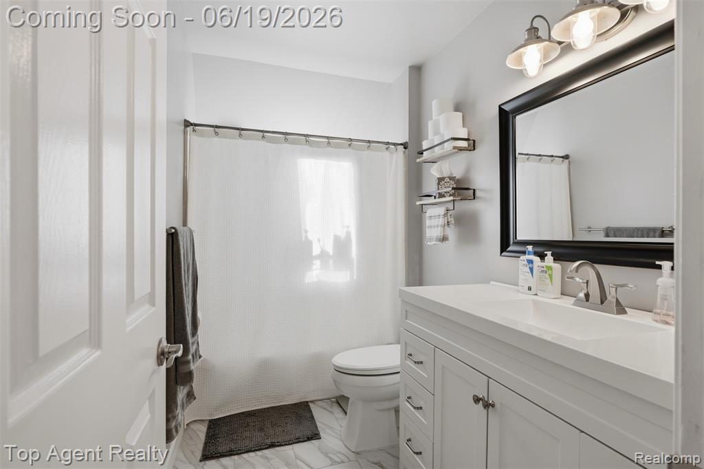 42374 Lochmoor Street, Clinton Twp, MI 48038 — Photo 19