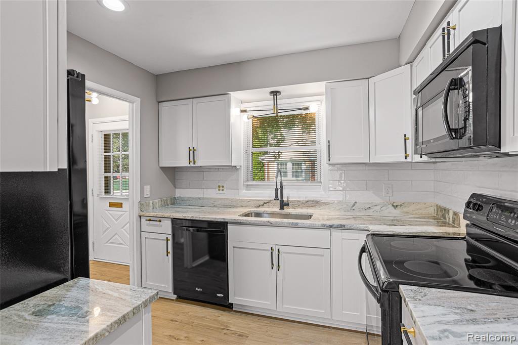 5232 Breeze Hill Place, Troy, MI 48098 — Photo 7