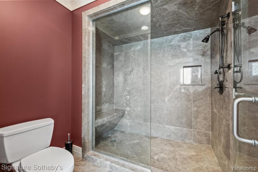 82 CHATEAUX DU LAC, Fenton, MI 48430 — Photo 33