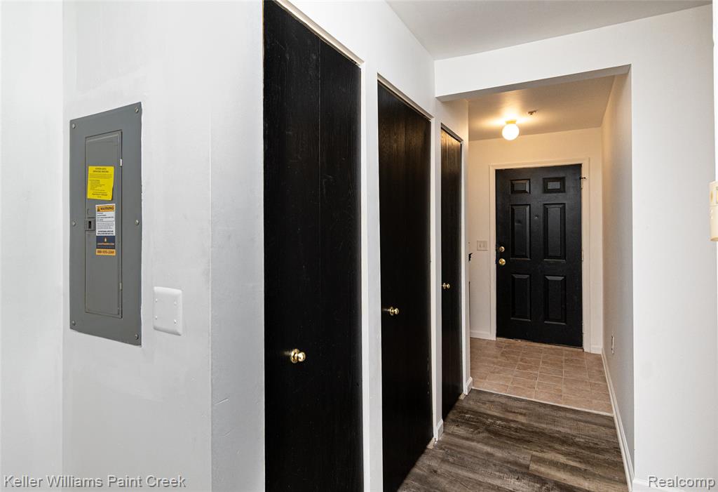 867 Amanda Lane, Pontiac, MI 48340 — Photo 4