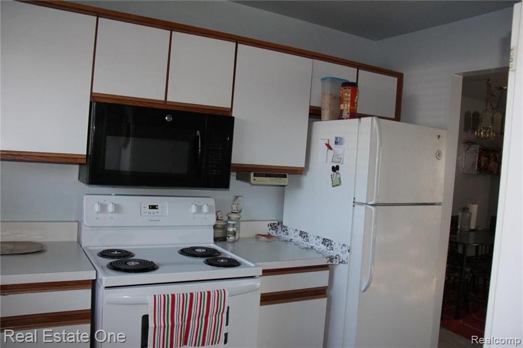 42493 LILLEY POINTE Drive, Canton, MI 48187 — Photo 8