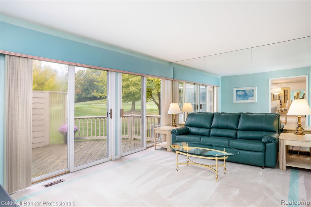 589 CAMBRIDGE Way, 566, Bloomfield Hills, MI 48304 — Photo 18